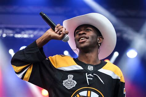 The rapper, who just so happens to be performing tonight, turned out to the ceremony. Lil Nas X Just Previewed a New Single In This Super Bowl ...