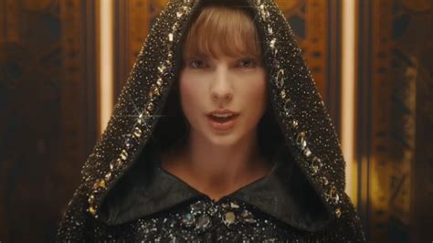 Taylor Swifts Bejeweled Music Video Seemingly Teases Her Next Album