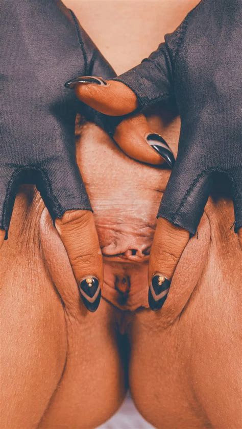 Romi Rain Pussy Spread Nudes By Jacktranct