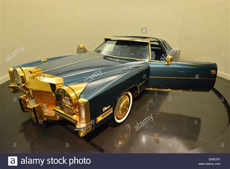 Why late '90s nascar was awesome (besides dale earnhardt). Isaac Hayes gold plated Cadillac Eldorado Stock Photo - Alamy