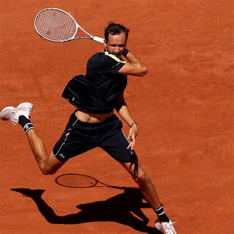Daniil Medvedev Roland Garros 2021 - Derrick Daniels Headline