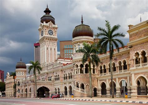 The nationâ€™s capital of kuala lumpur hosts many attractive and historical landmarks that, upon closer examination, are in various stages of ruin and disarray. Bangunan Sultan Abdul Samad Building Stock Image - Image ...