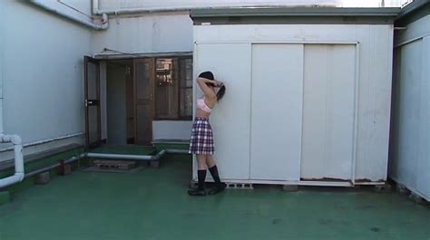 Female Japanese Schoolgirls Streak And Pee Omorashi And Peeing Videos