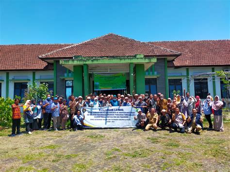 Kunjungan Lapang Petani Tembakau Dan Petugas Pertanian Kabupaten Ngawi