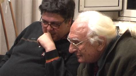 Mi è piaciuta particolarmente fino a quando, vivo e lucido pannella. Marco Pannella ascolta Emma Bonino durante la notte a ...