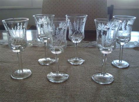 Set Of 6 Vintage Etched Glasses Daisy Leaves Pattern Sherry Cordial
