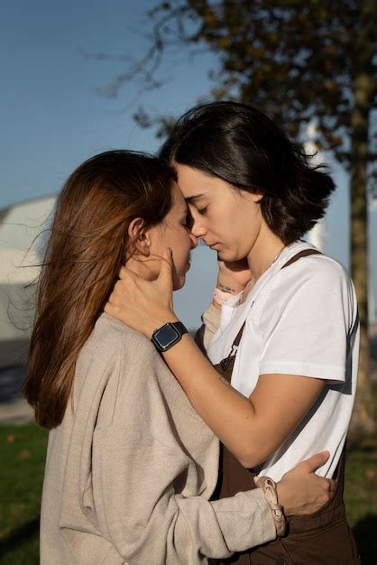 Free Photo Lesbian Couple Spending Time Together Outdoors