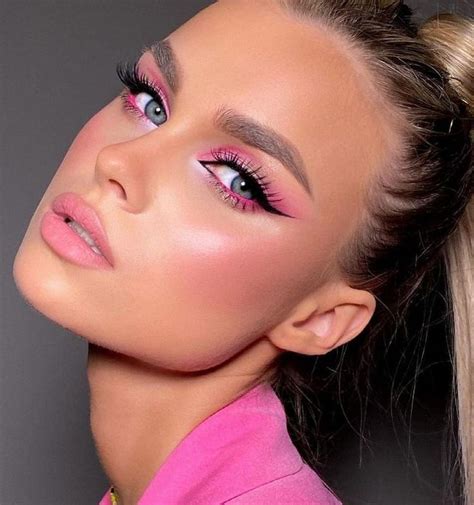 Pin By 𝐉𝐢𝐥𝐥 ⚡️ On Makeup In 2022 Pink Makeup Fancy Makeup Pink Eye Makeup