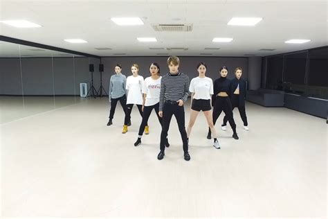 Korean Netizens Amazed By Photos Of Sm Entertainments Practice Room