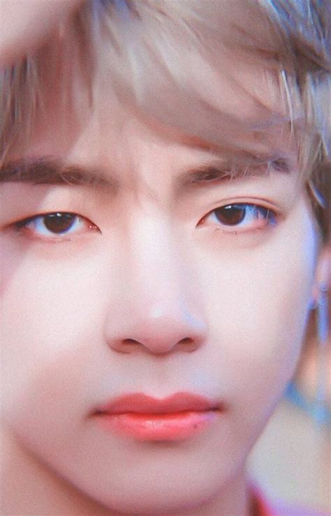 Eye color is determined by the amount of melanin in the iris. Poll: What is your favorite unique idol feature? (Updated!)
