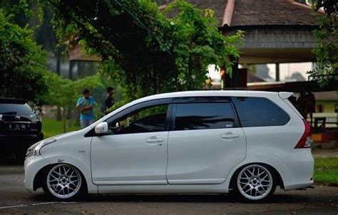 Herunterladen Foto Mobil Avanza Modifikasi Stiker Smarbe