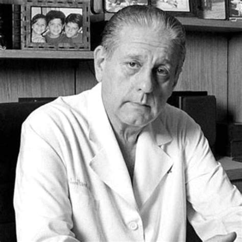 René favaloro pioneered a new era in the management of coronary artery disease. El recuerdo de René Favaloro a 15 años de su fallecimiento ...