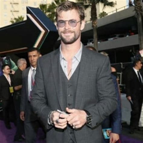 More Premiere Photos These Glasses Though Via Chrishemsworth