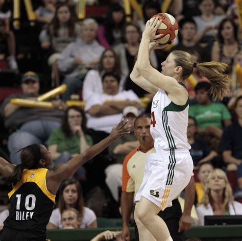 Former Ohio State Guard Katie Smith Named A Finalist For The Naismith