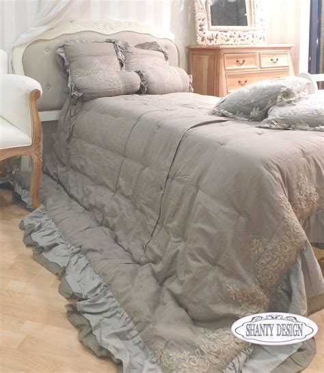 Completi per letto singolo e matrimoniale, copriletti e federe che trasformeranno la tua. Trapunta Matrimoniale ROMANTIC 2 Shabby Chic Biancheria Letto / Boutis - Lenzuola