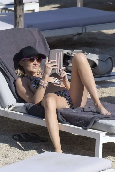 Stephanie Pratt Soaks Up The Sun While Relaxing In A Bikini At Super Paradise Beach In Mykonos