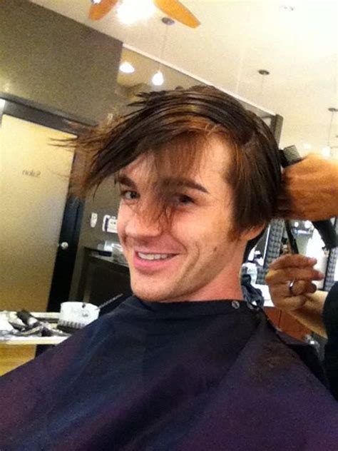 In december 2005 bell was driving a vehicle that was stopped at a red light when it was struck by an oncoming. drake bell hair cut - Drake Bell Photo (19922660) - Fanpop