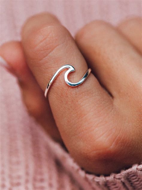 Pura Vida Wave Ring Silver