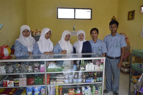 Seperti koperasi yang lainnya, koperasi sekolah pun mempunyai perangkat organisasi. Koperasi Sekolah MAN Cilamaya ~ Madrasah Aliyah Negeri ...