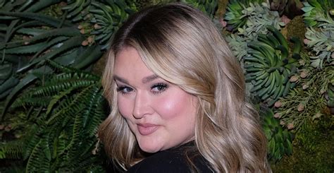 Hunter Mcgrady Says Therapy Helped Her Overcome Body Image Struggles