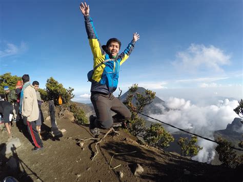 Sensasi Mendaki Gunung Gede Pangrango Via Cibodas Travel Journal