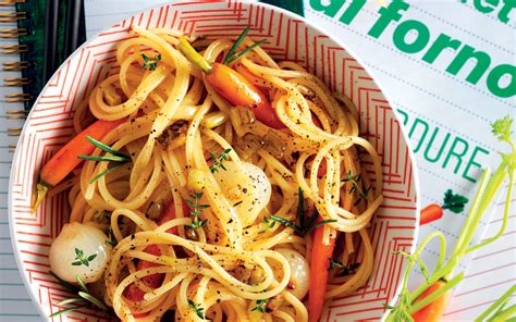 Receta De Espaguetis Arom Ticos Con Zanahoria Y Cebolla El Comensal