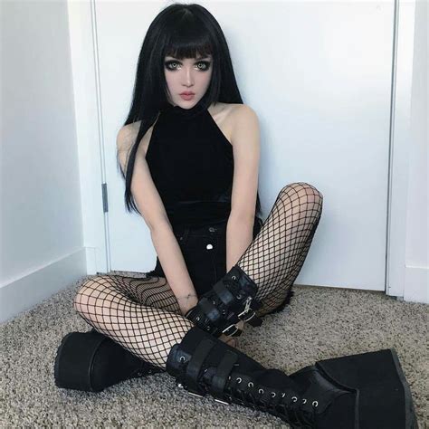Kina Shen Cute Goth Pinterest Gothic Models Gothic And Gothic Beauty