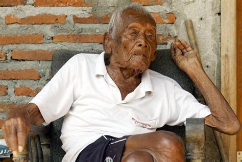 E morto in Indonesia nonno Gotho l uomo più vecchio del mondo