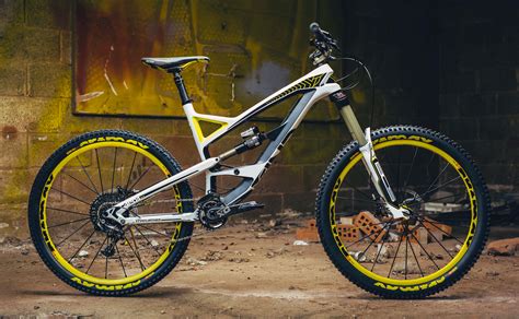 Here are the top ten enduro bikes sorry i haven't been uploading. Die besten Enduro & Trail Bikes des Jahres | Dirt 10...