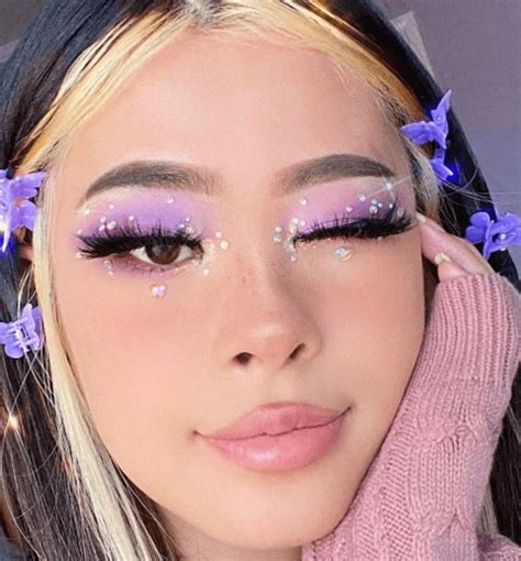45 Cutest Crystal Eye Makeup Ideas To Copy 2022 Rhinestone Eye Makeup Trend Lilac Eye
