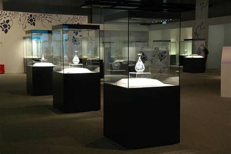 The 25 Best Museum Displays Ideas On Pinterest Museum Display Cases