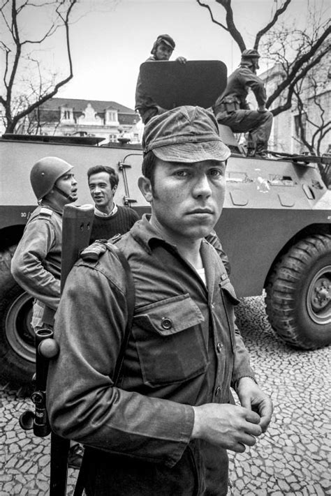Natural de castelo de vide, salgueiro maia tinha 29 anos quando participou na revolução; Praça da República » Salgueiro Maia