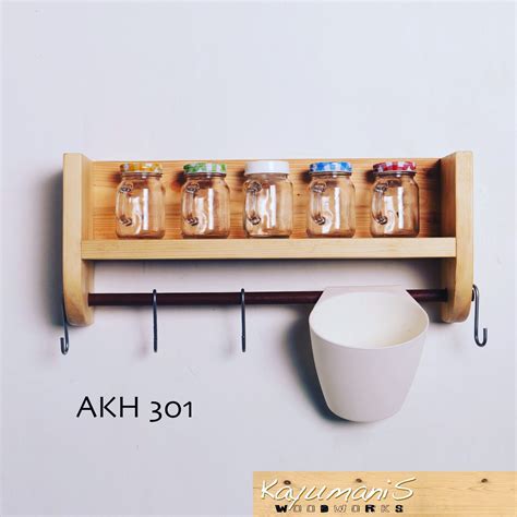 22 Rak Kayu Dapur Inspirasi Spesial!