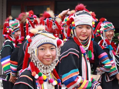 akha-tribe-traditional-outfits,-laos,-thai-dress
