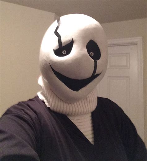 Gaster Cosplay For Undertale