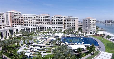 the ritz carlton abu dhabi grand canal dining and nightlife middle east