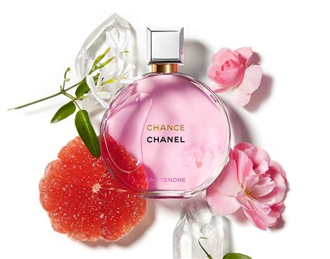 Chance eau tendre chanel — это аромат для женщин, он принадлежит к группе цветочные фруктовые. Fragrance File: Chanel Chance Eau Tendre EDP