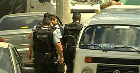 G1 Polícia Faz Buscas Por Criminosos Que Balearam Pms De Upps No Rio