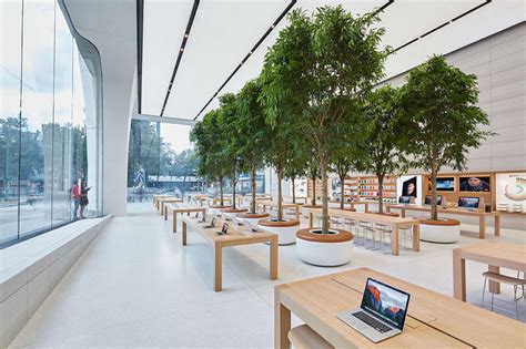 Since then it's gone from not so great to below par. brandchannel: Brussels Apple Store Turns Retail Design on ...