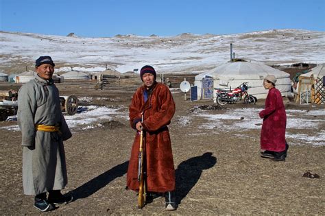 O livro do corpo para l de repugnante; Los últimos nómadas de Mongolia | Tras un biombo chino