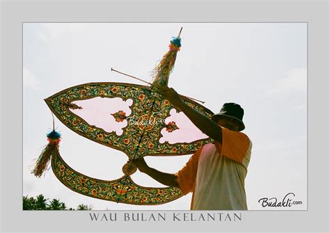 sx70 corak wau bulan (with outside frame).xcf. wau bulan kelantan | wau bulan kelantan, sungguh indah ...