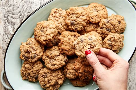 Quaker Vanishing Oatmeal Raisin Cookies Recipe Epicurious