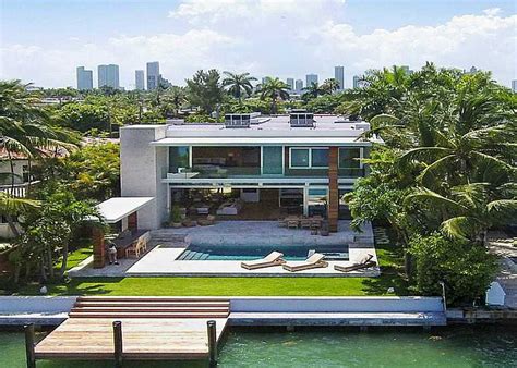 Newly Built Modern Waterfront Home In Miami Beach Fl 70000month