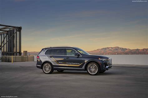 This is a magnificent vehicle. 2019 BMW X7 ZeroG Lounger - HD Pictures, Videos, Specs ...