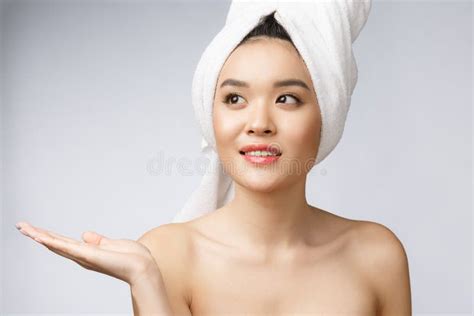 Portrait Beautiful Asian Woman Wow Surprised And Pointing Hand To The