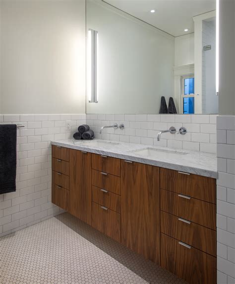 White subway tiles in the sink area. 30 good ideas and pictures classic bathroom floor tile ...