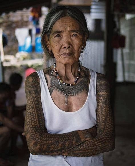 102 Year Old Tattooist Is Keeping An Ancient Philippine Tattoo