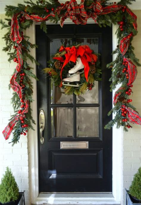 57 Stunning Christmas Front Door Décor Ideas Digsdigs