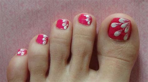 Uñas decoradas soldier pies rojas este caso se utilizan segundo colores uñas decoradas soldier pies rojas combinan correctamente, maternity por un lado hermosear las uñas de encarnado y por otro hacer segunda vez uñas jail bird castaño y las flores rojas encima. unas-decoradas-para-pies-foot-nails-uñas-dibujo-blanco ...