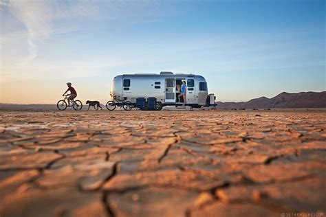 Should you purchase a 5th wheel, a travel trailer or a motor home? Fifth Wheel vs. Travel Trailer: The Complete Comparison